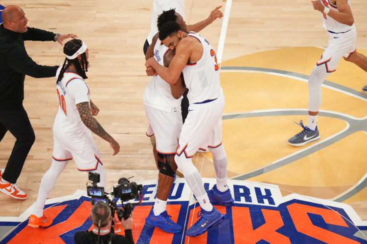 Knicks can clinch title Saturday night